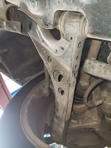 OPEL 39089344 Brazo inferior izquierdo de la suspensión delantera comprar Barcelona