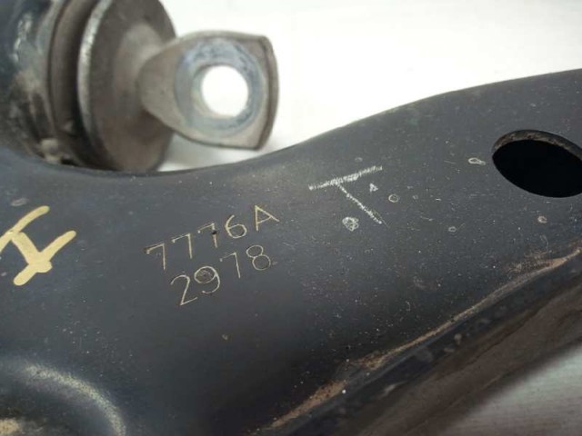 39089344 Brazo inferior izquierdo de la suspensión delantera  comprar en Zaragoza
