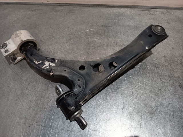 Brazo inferior derecho de la suspensión delantera 39089345 OPEL