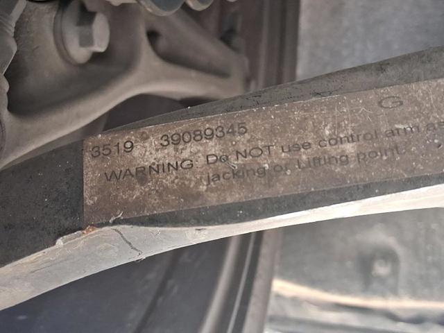 39089345 Brazo inferior derecho de la suspensión delantera  comprar en Zaragoza