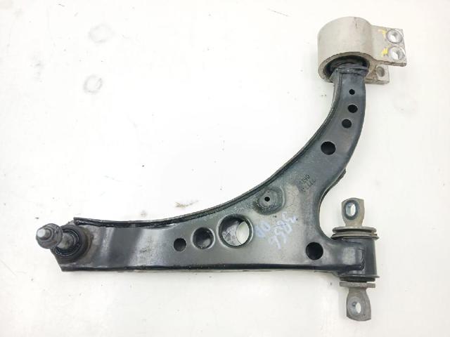 39089345 Brazo inferior derecho de la suspensión delantera  disponible Burgos