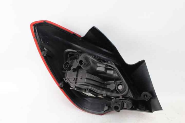 39090648 Piloto trasero exterior derecho comprar Sevilla