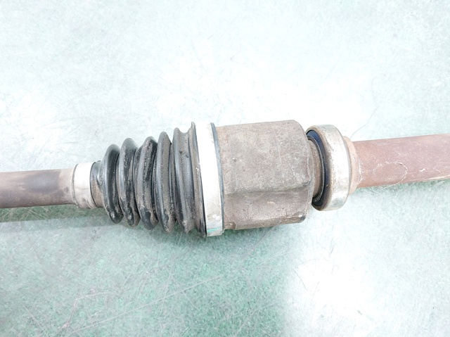 391000128R RENAULT Semieje delantero derecho  en stock Huelva