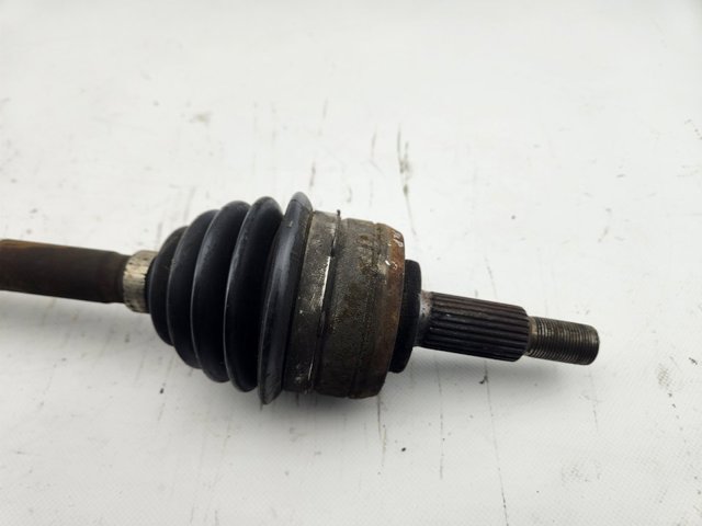 391000367R RENAULT Semieje delantero derecho  en stock Huelva