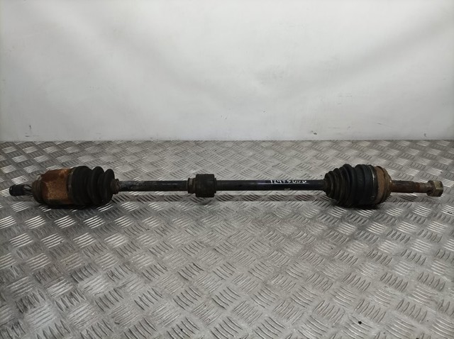 Semieje delantero derecho 391002F000 NISSAN