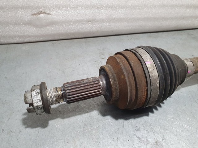 RENAULT 391008239R Semieje delantero derecho  en stock Salamanca