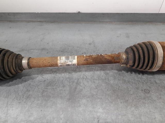 391008239R RENAULT Semieje delantero derecho  en stock Huelva