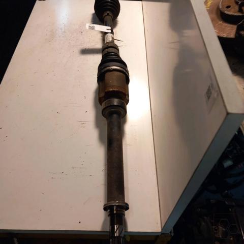 39100JD02B Árbol de transmisión delantero derecho  en stock Granada