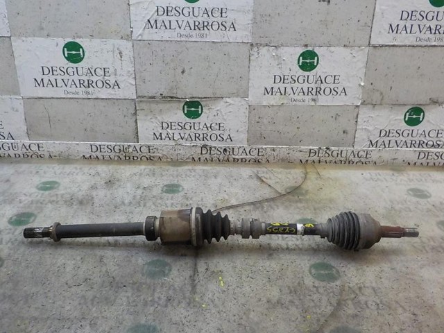 Árbol de transmisión delantero derecho 39100JD52B NISSAN