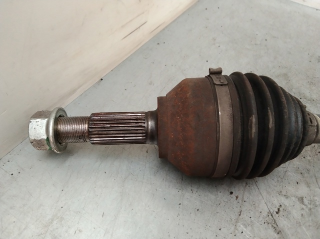 Árbol de transmisión delantero derecho 39100JD52B NISSAN