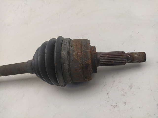 391013387R Semieje delantero izquierdo  disponible Málaga
