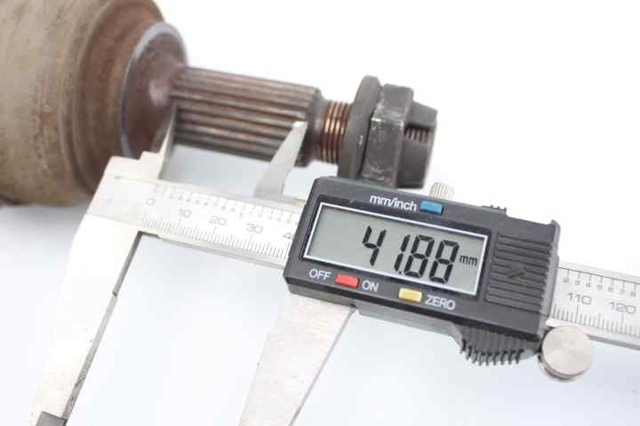 391017096R Semieje delantero izquierdo  disponible Málaga