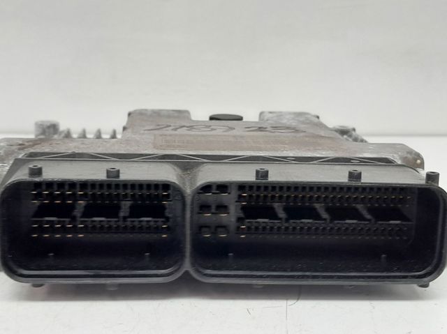391032A715 ECU  en stock Granada