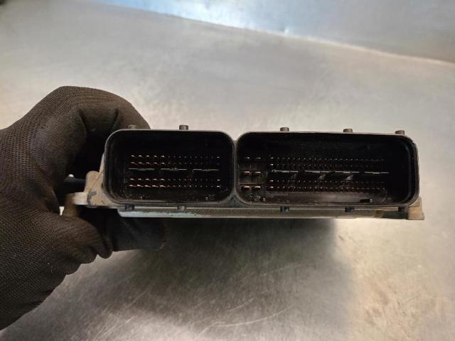 HYUNDAI 391032A715 ECU  en stock Valencia