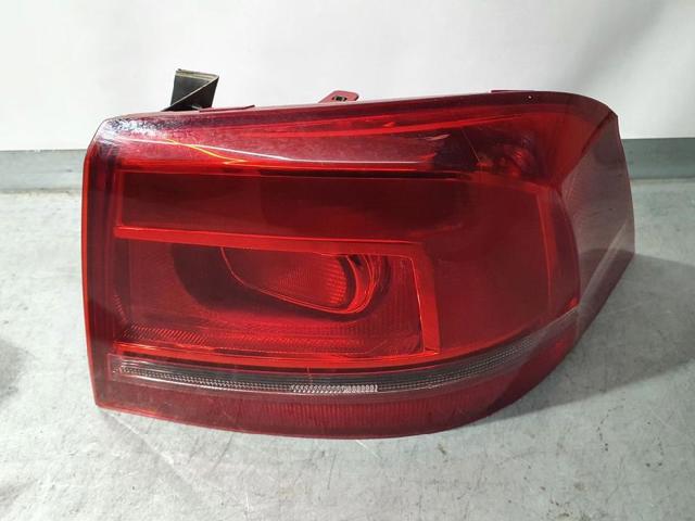 Piloto trasero exterior derecho 3AE945096C VAG