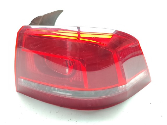 Piloto trasero exterior derecho 3AE945096C VAG