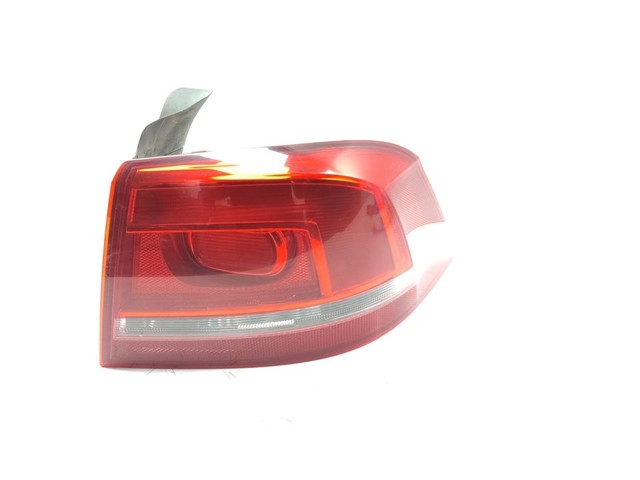 Piloto trasero exterior derecho 3AE945096C VAG