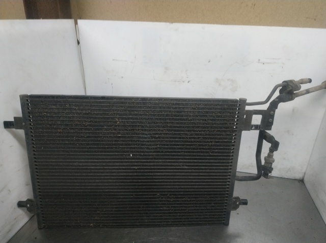 3B0260401 Condensador de aire acondicionado  disponible Málaga