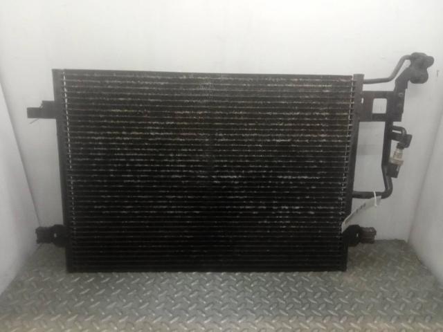 Condensador para Volkswagen Passat  (3B6)