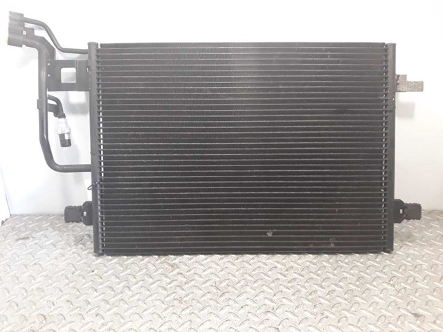 Condensador / radiador  aire acondicionado para volkswagen passat variant 1.9 tdi awx 3B0260401B