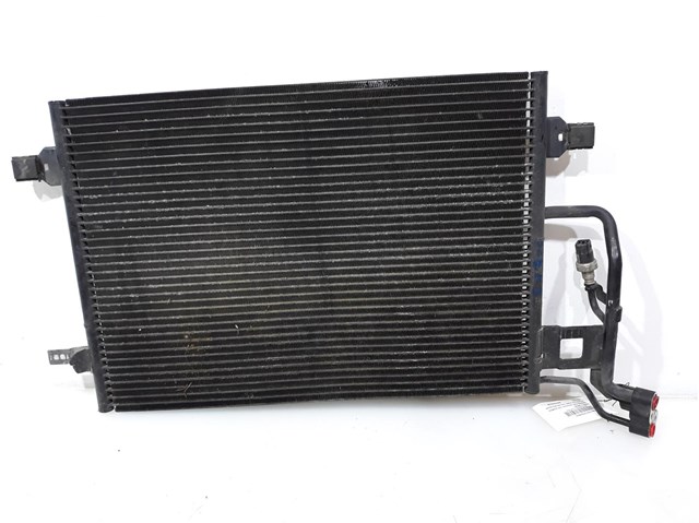 Condensador / radiador  aire acondicionado para volkswagen passat 1.9 tdi awx 3B0260401B