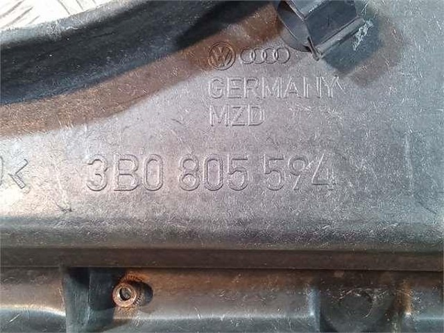 VAG 3B0805594 Panel de soporte del radiador y montaje de faros  disponible España