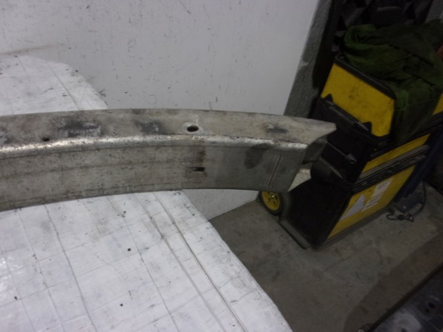 3B0807113 VAG Refuerzo parachoque delantero  en stock Gandía
