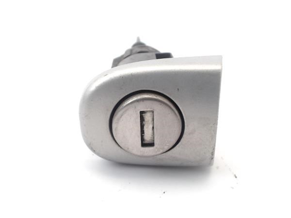 VAG 3B0837167 Cilindro de cerradura de puerta delantera izquierda  en stock Terrassa