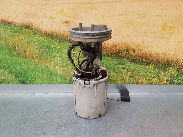 Bomba de gasolina Volkswagen Passat (3B3)