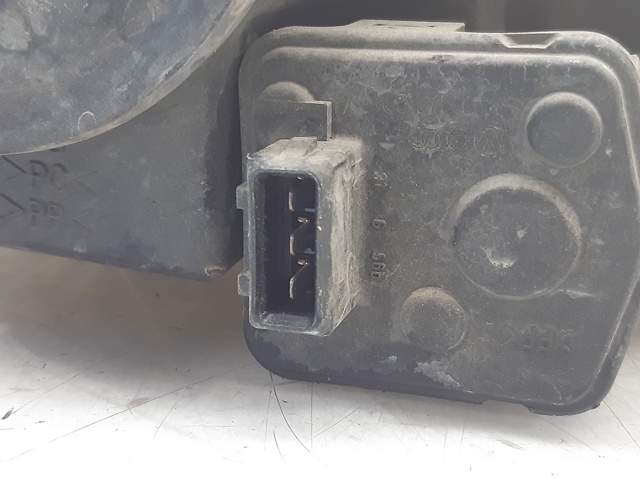 3B0941018K Faro derecho  en stock Sabadell