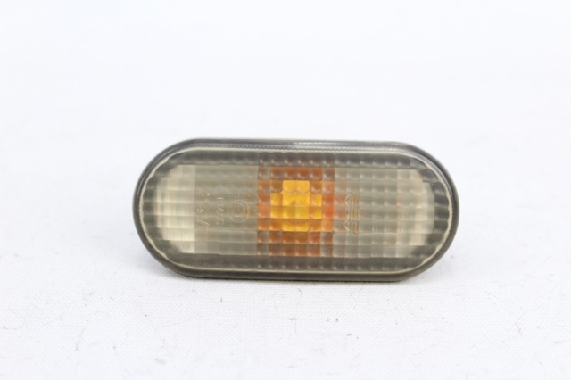 3B0949117C Luz intermitente de guardabarros  en stock Granada
