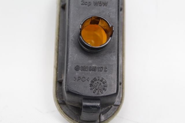 3B0949117C Luz intermitente de guardabarros comprar Girona