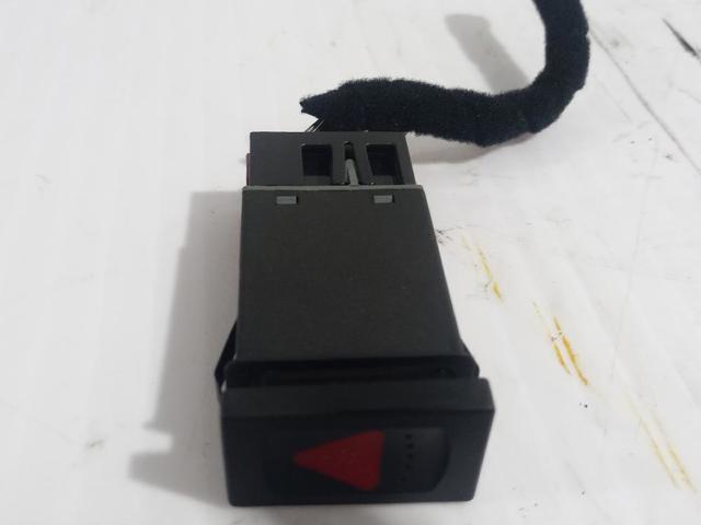 3B0953235 VAG Boton de luz de emergencía  en stock Gandía