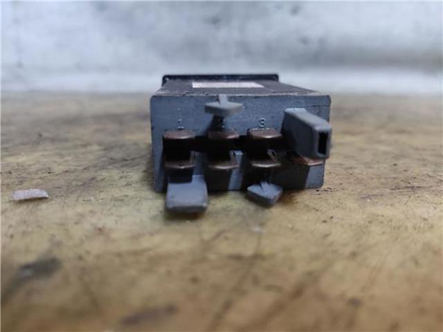 3B0953235B VAG Boton de luz de emergencía  en stock Gandía