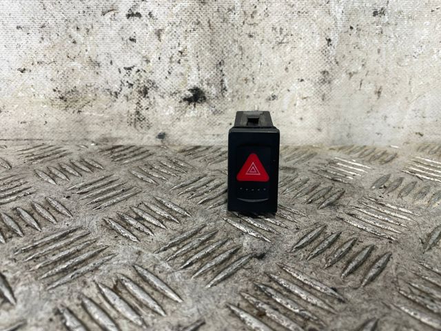 VAG 3B0953235D Boton de luz de emergencía  en stock Salamanca