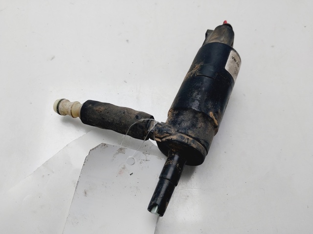 3B0955681A Bomba-motor de lavafaros  en stock Sabadell
