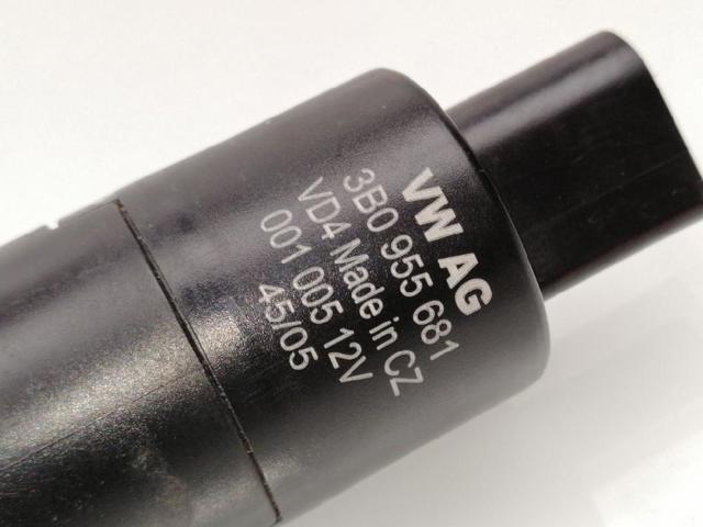 VAG 3B0955681A Bomba-motor de lavafaros  disponible Lugo