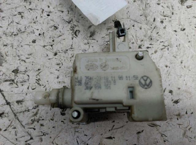 3B0959781 Motor de apertura/cierre del cierre del maletero (puerta trasera 3/5)  comprar en Pontevedra
