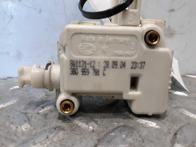 3B0959781C Motor de apertura/cierre del cierre del maletero (puerta trasera 3/5)  en stock Sabadell