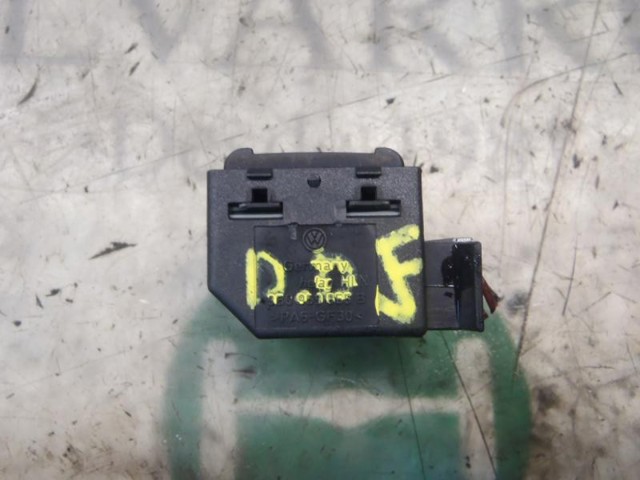 3B0959855B01C Botón de encendido del motor del elevalunas trasero  en stock Castellón