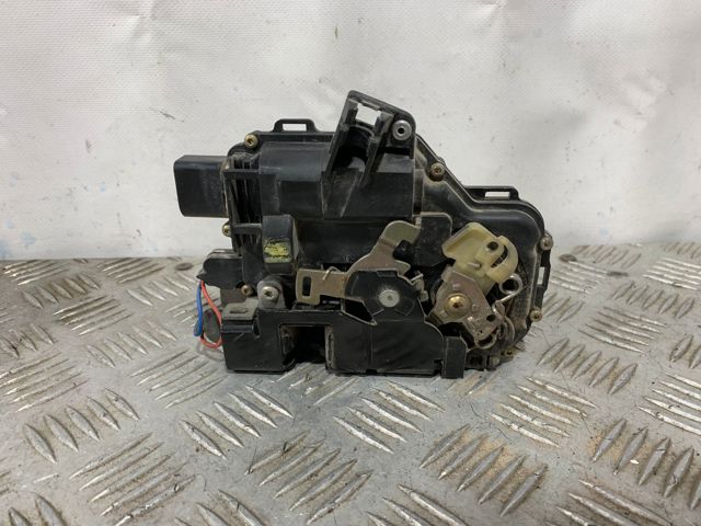 3B1837016 Cerradura de puerta delantera derecha  comprar en Reus