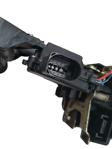 3B1837016A Cerradura de puerta delantera derecha comprar Sevilla