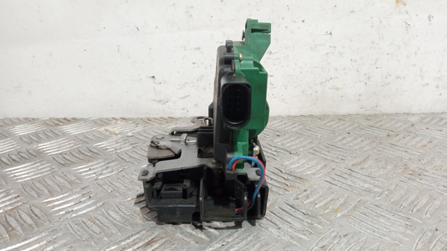 VAG 3B1837016AD Cerradura de puerta delantera derecha  en stock Valencia