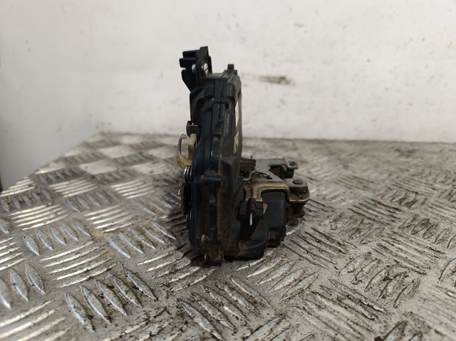 3B1837016AD Cerradura de puerta delantera derecha comprar Sevilla