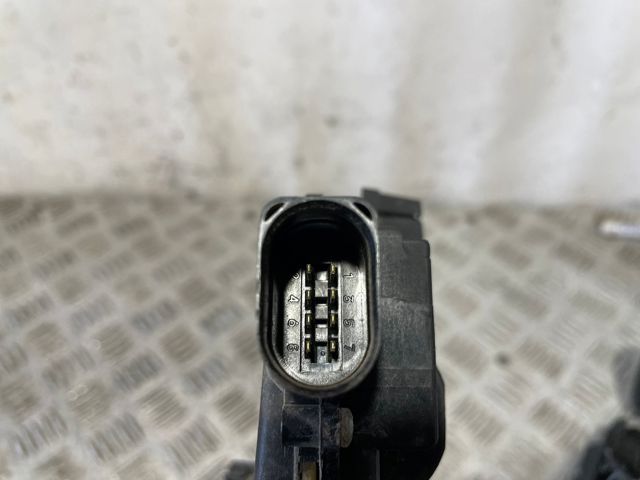 3B1837016AD Cerradura de puerta delantera derecha  comprar en Zaragoza