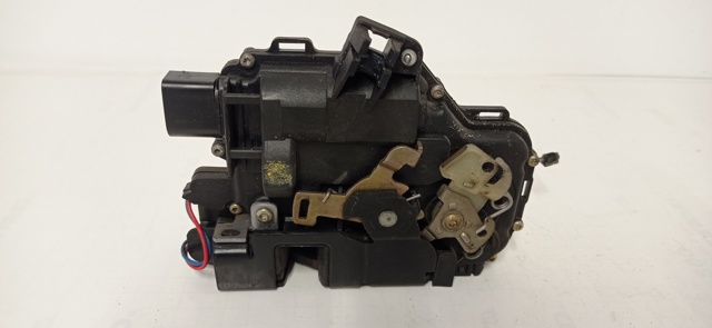 VAG 3B1837016C Cerradura de puerta delantera derecha  en stock Terrassa