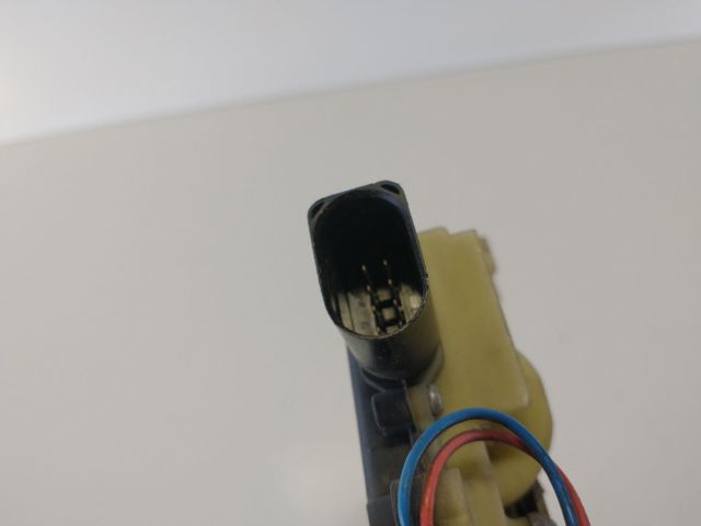 3B1837016CA VAG Cerradura de puerta delantera derecha comprar Madrid
