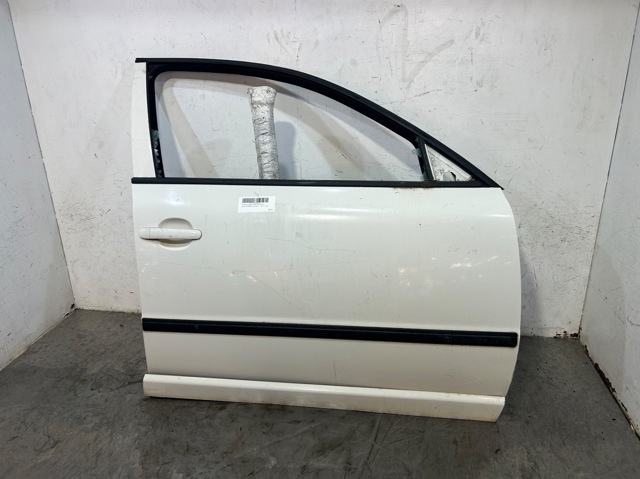 3B4831052BE Puerta delantera derecha  disponible Burgos