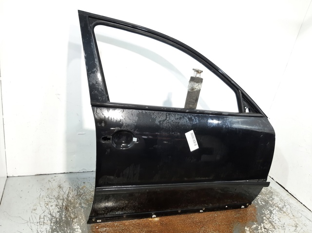 VAG 3B4831052BE Puerta delantera derecha  en stock Terrassa