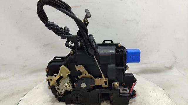 3B4839015AG Cerradura de puerta trasera izquierda  comprar en Zaragoza